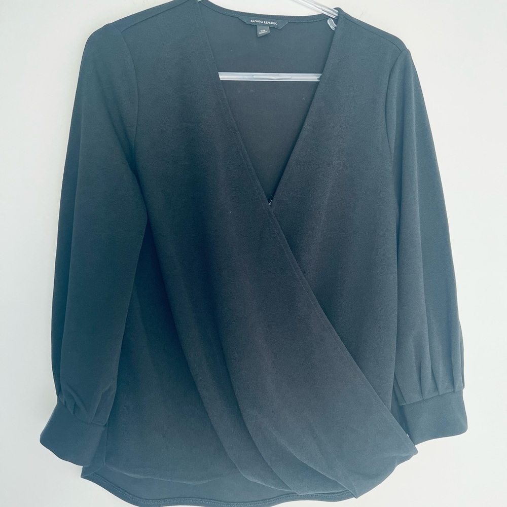 Banana Republic black 3/4 sleeves wrap blouse